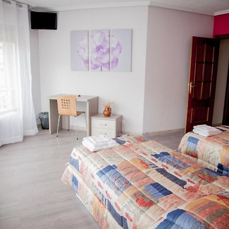 Pension Parque Del Ebro (Adults Only) Logrono Phòng bức ảnh